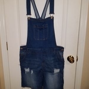 Overall shorts